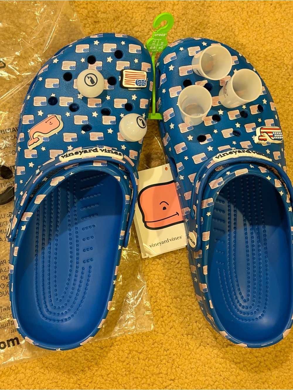 Vineyard Vines/Crocs Limited Edition Men's Whale Print Clog Shoes with Charms